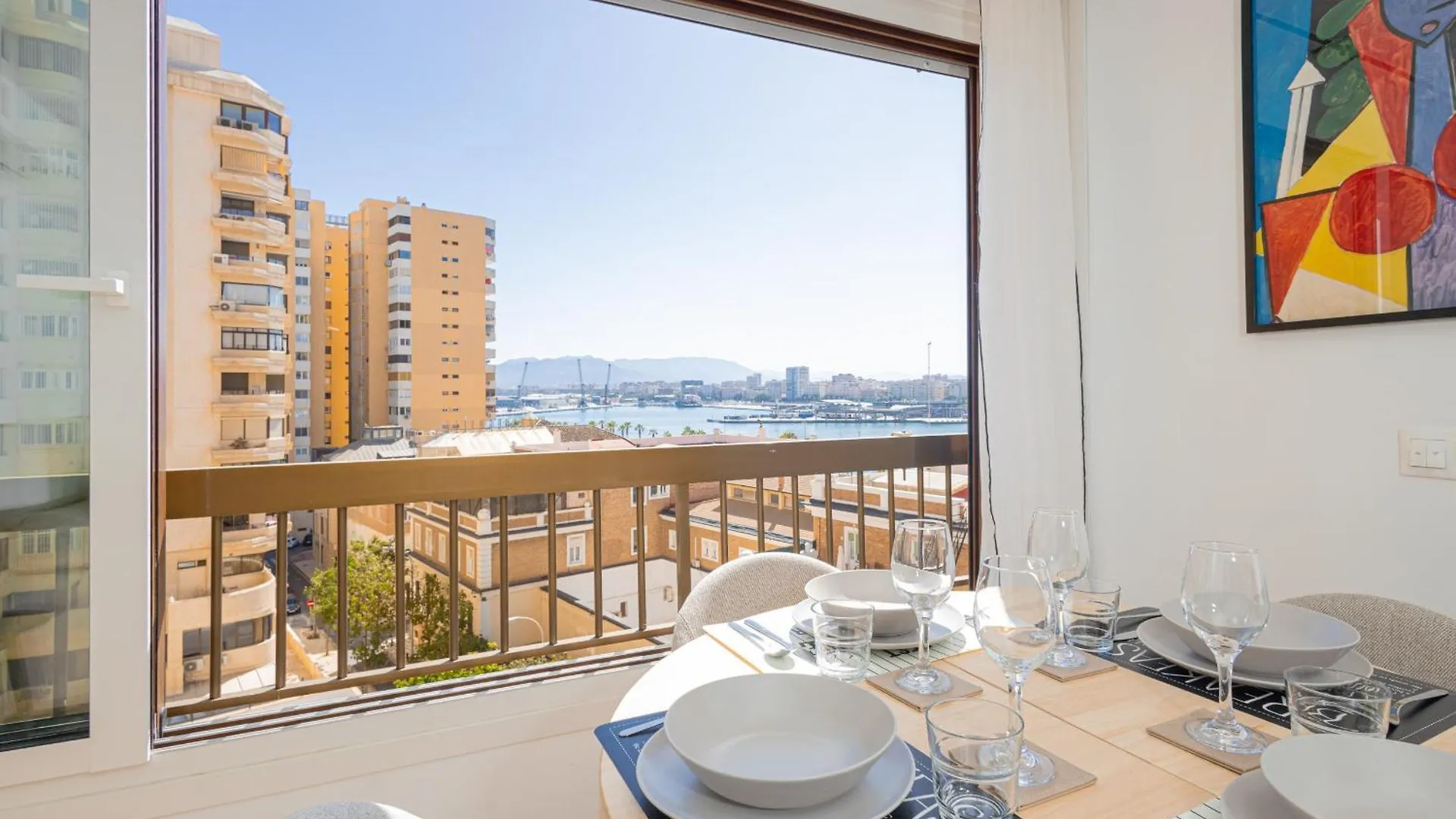 C36 Elegant 2 Bdr Apt Amazing Views Malaga