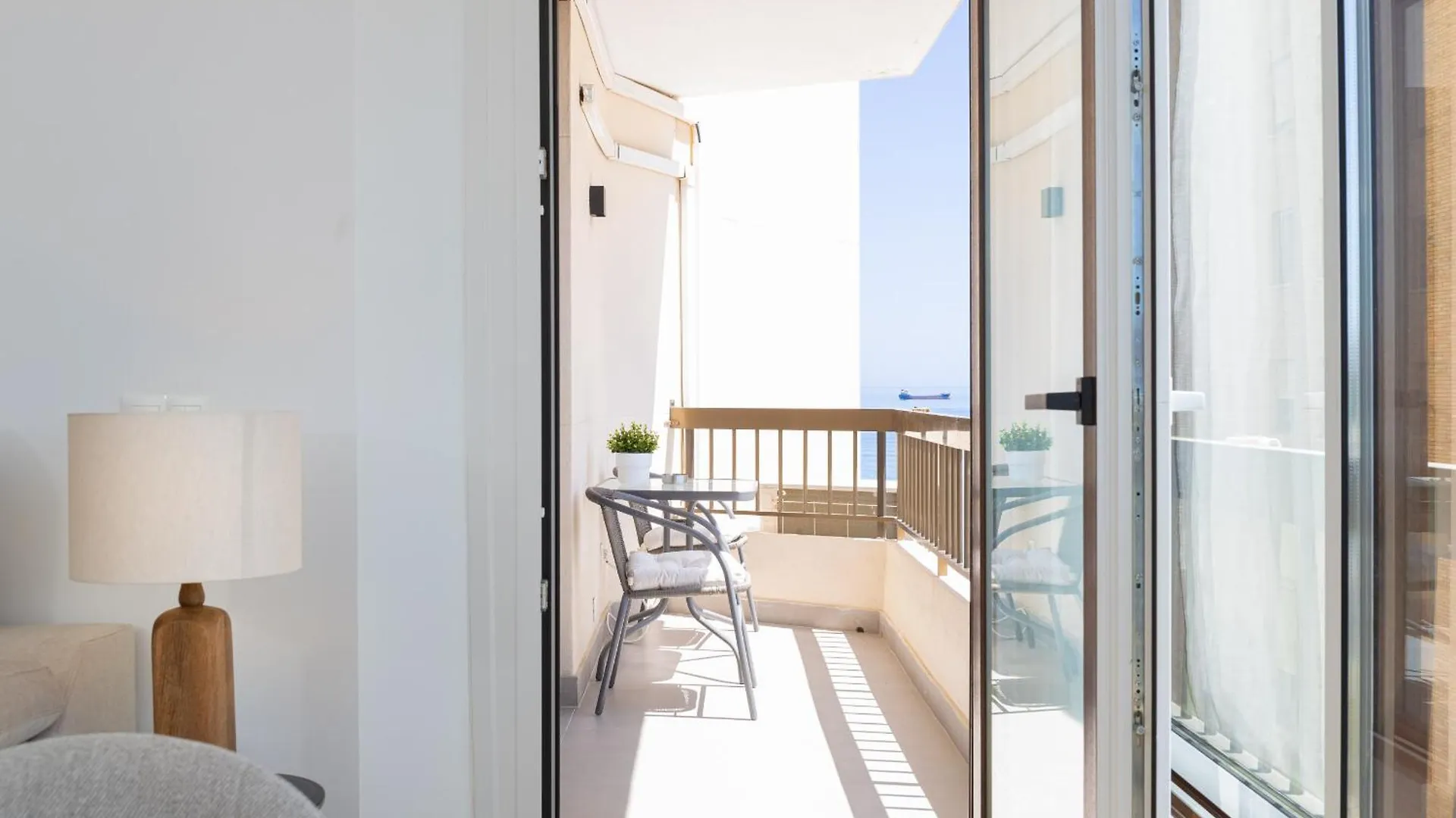 C36 Elegant 2 Bdr Apt Amazing Views Malaga Apartment